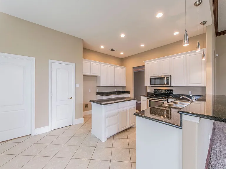 5212 Estrella Ln — Photo 7