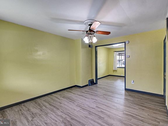 3rd image of 3735 Saint Victor St