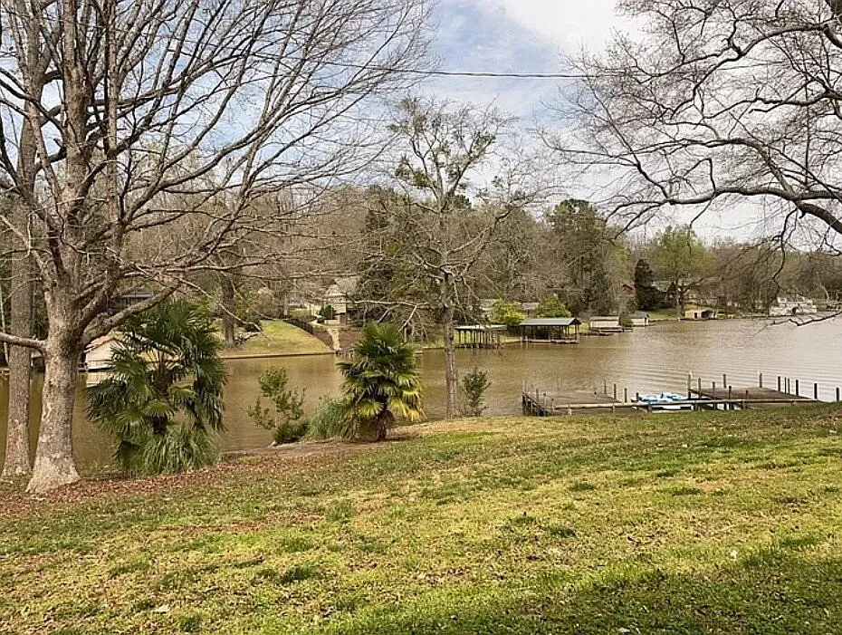 2 bed, 1.5 bath, $935