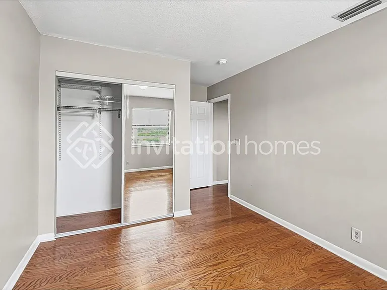 5818 Northpointe Ln — Photo 1