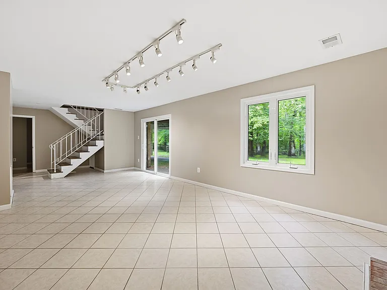2506 Pinoak Ln — Photo 23
