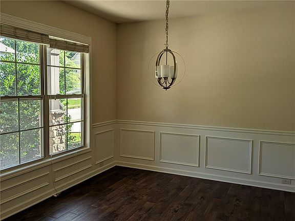 3rd image of 105 Whitneys Way