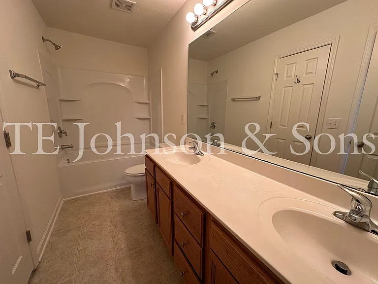 2544 Halle Ann Cir — Photo 15