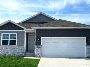 3433 Craven Dr, Coralville, IA 52241