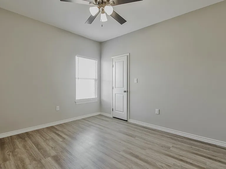 1313 Corpus Ave #B — Photo 29