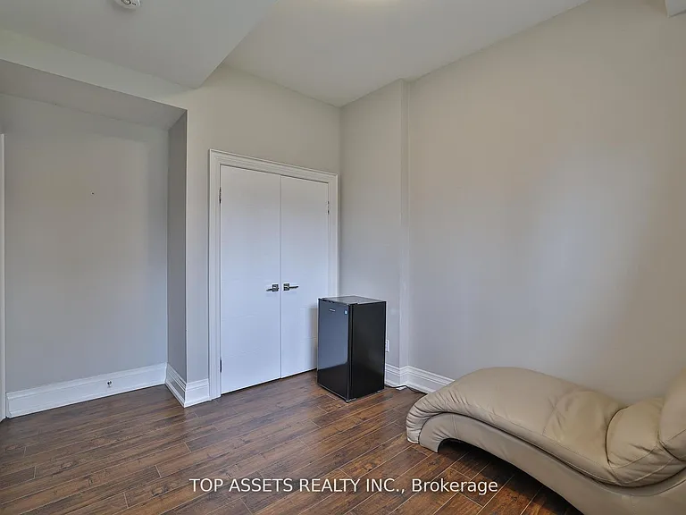 54 Madawaska Ave #BASEMENT — Photo 22