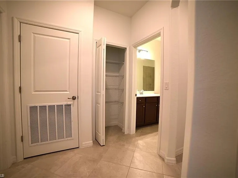2665 Vine Ave — Photo 12