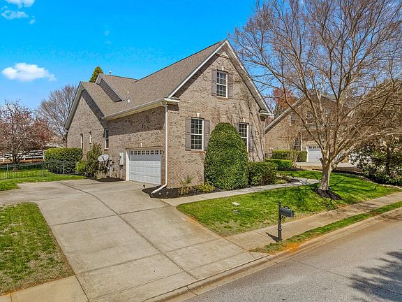 4th image of 300 Gladstone Way