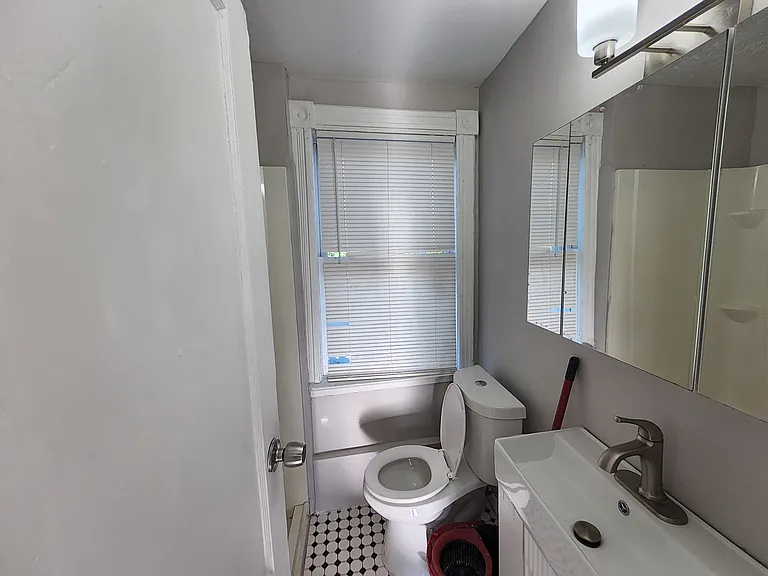59 Van Ness St #1 — Photo 10