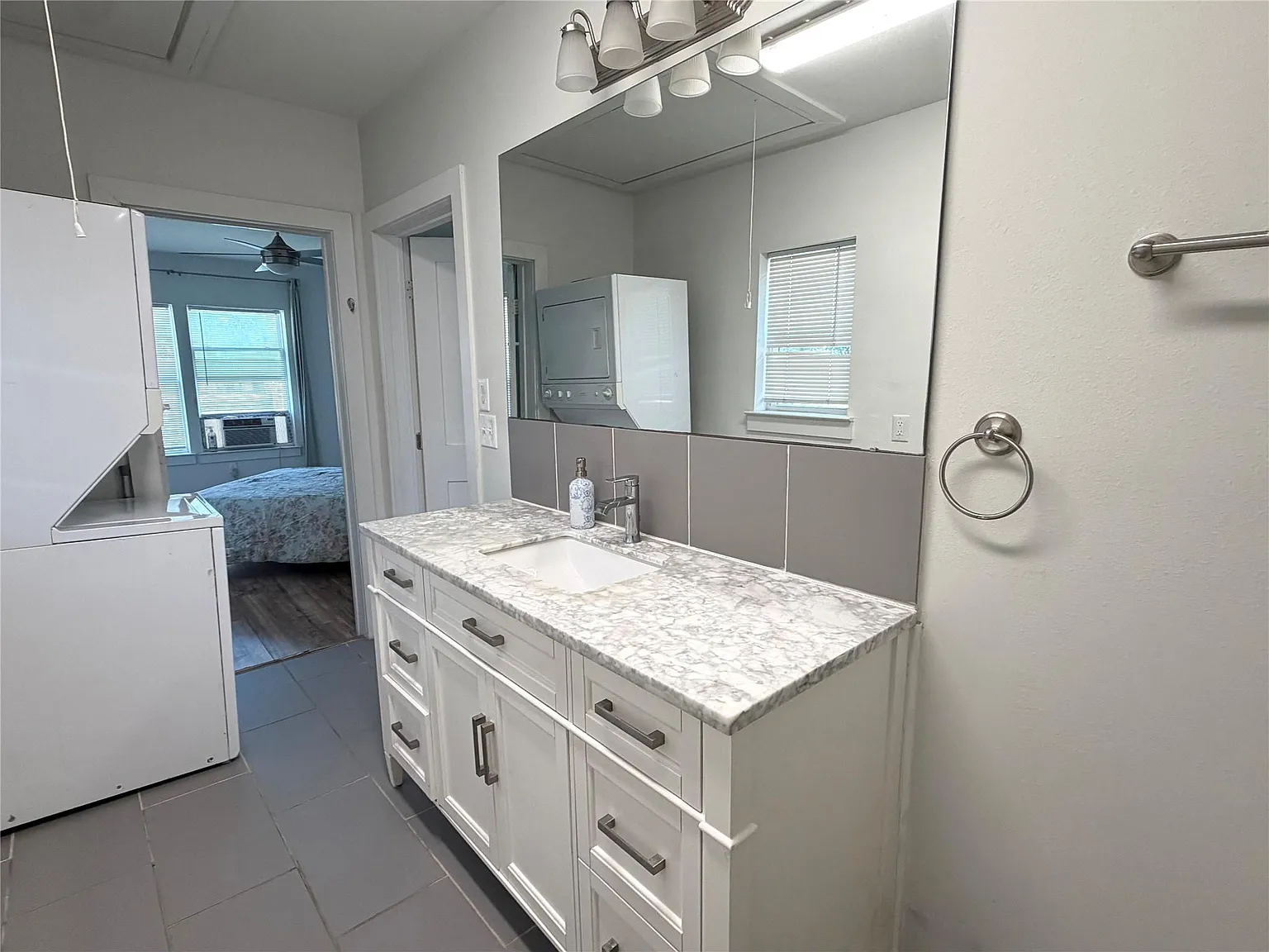 2 bed, 1.0 bath, 1069 sqft, $1,500 — Photo 4