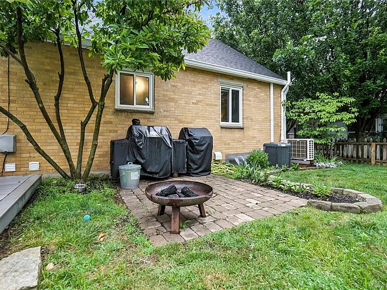 108 Napoleon Dr — Photo 53