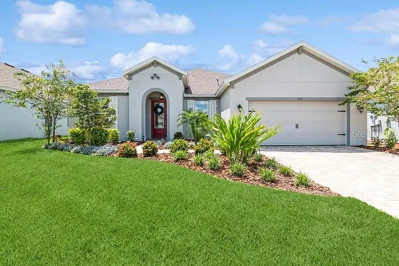 3 bed, 2.0 bath, 2316 sqft, $2,795 — Photo 1
