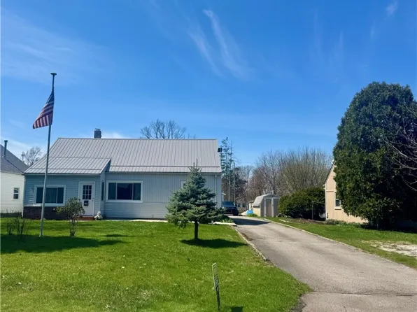 182 Linden Dr, Painesville, OH 44077