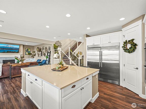 4th image of 2944 83rd Avenue Ct E