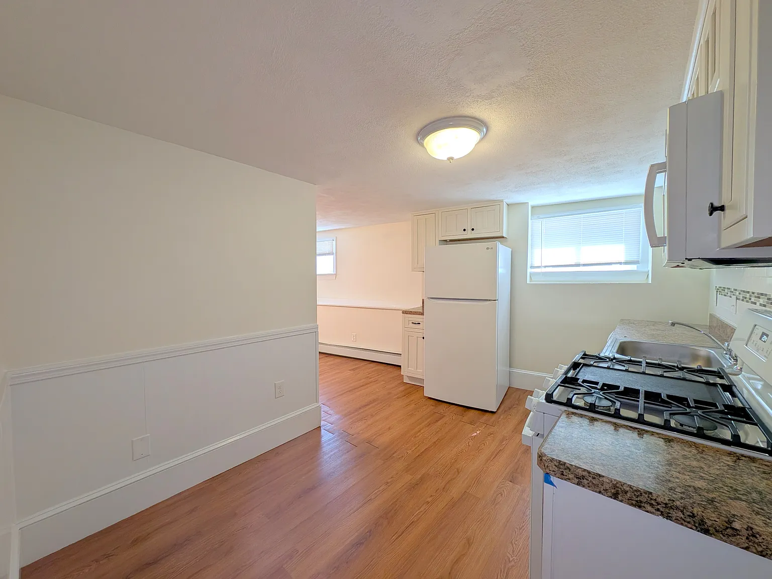 3 bed, 1.5 bath, 1100 sqft, $3,150 — Photo 4