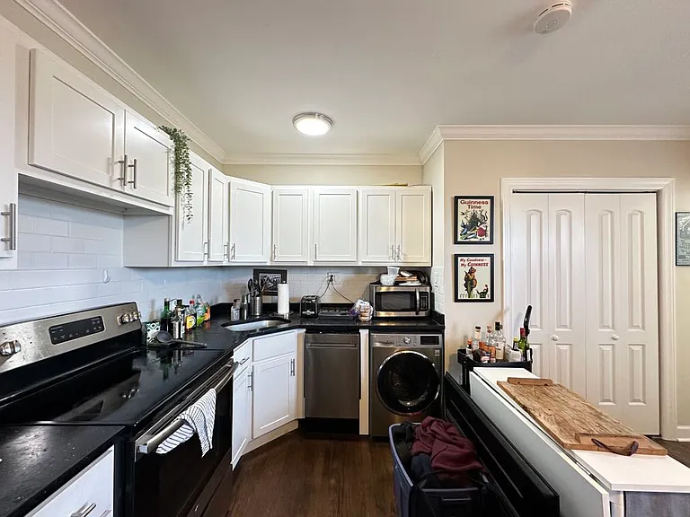 3345 N Marshfield Ave #204 — Photo 4