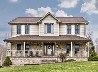 420 Elmbrook Rd, Beaver Falls, PA 15010