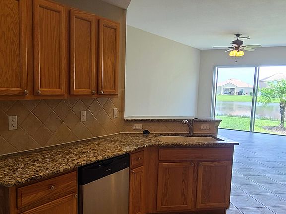 5th image of 11418 SW Glengarry Court