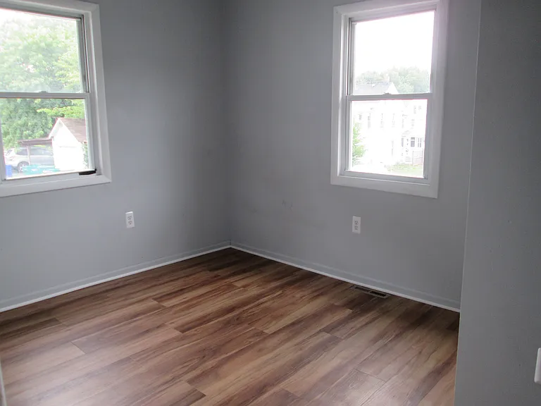 1208 Locust St — Photo 9