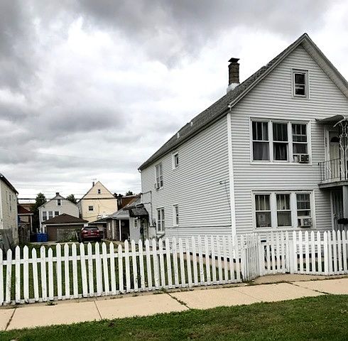 2nd image of 5208 S Maplewood Ave