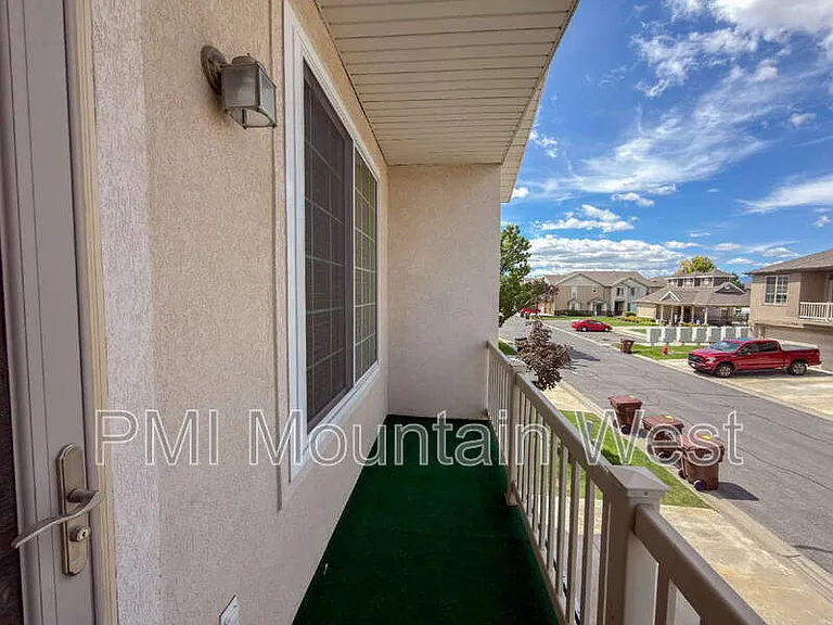 443 Kent Dr — Photo 22