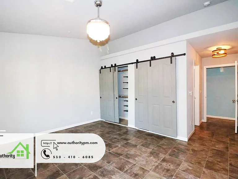 1417 Montana Ave — Photo 20