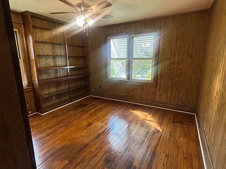 1558 Claiborne St — Photo 5