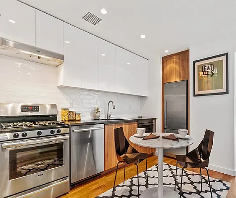 Rented by Greystar | media 3