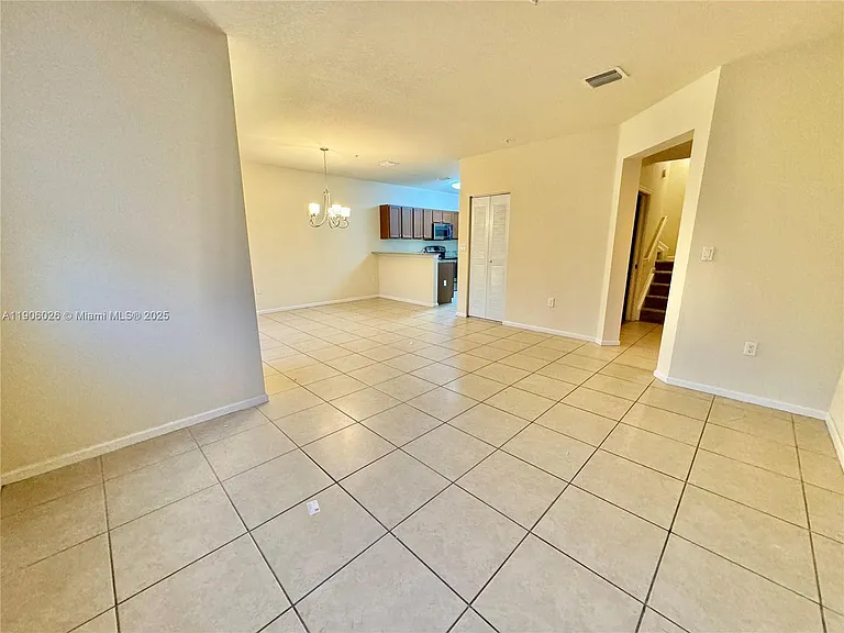 8650 NW 97th Ave #204 — Photo 5