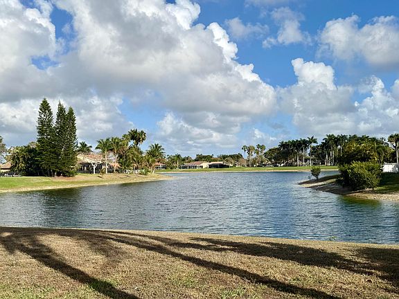 2nd image of 11741 Island Lakes Lane