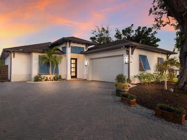 2823 Marshall Dr, Sarasota, FL 34239