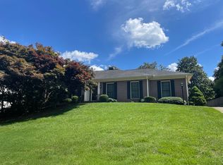 685 Mabry Rd, Sandy Springs, GA 30328