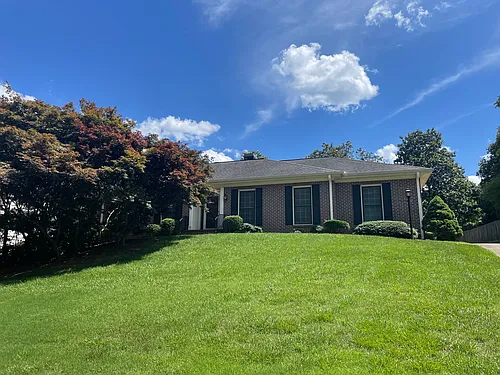685 Mabry Rd Photo 1