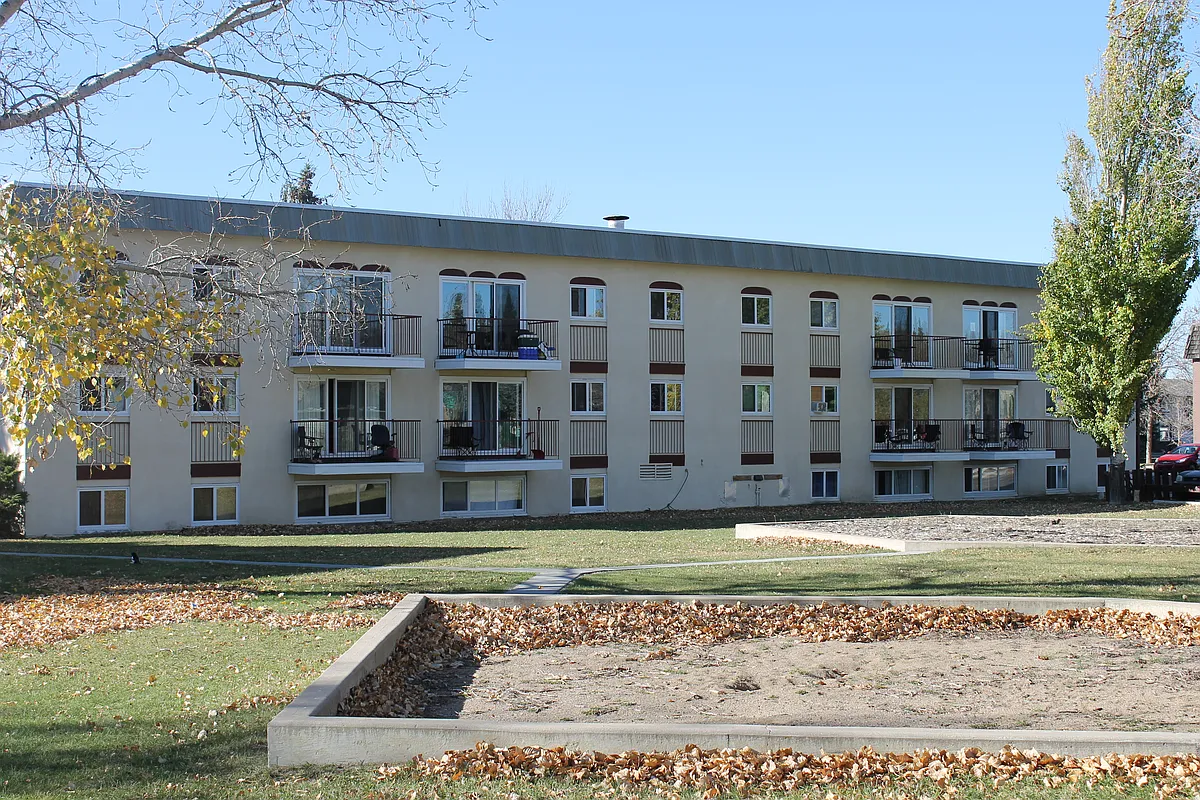 Building Photo - 1613 Scenic Hts S