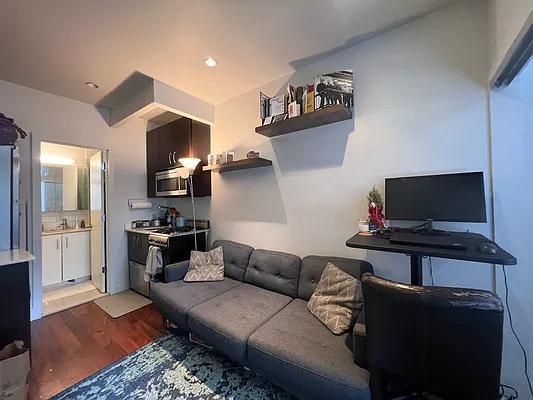 Rented by Keller Williams NYC | media 12