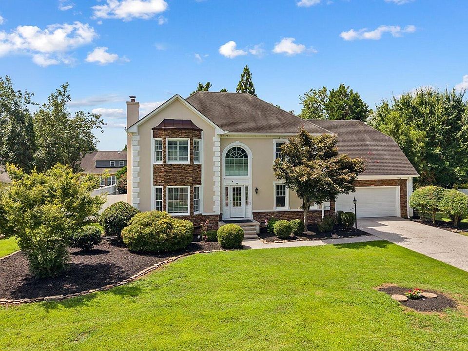 1st image of 2001 Kingsridge Dr