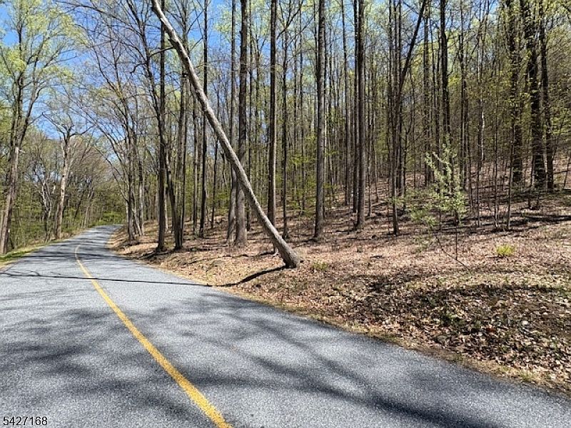 2nd image of 328 Hackett Rd