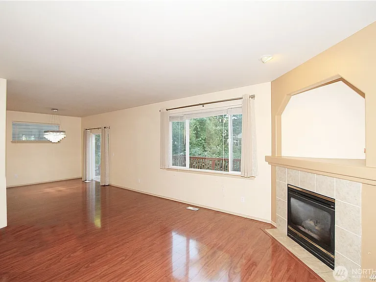 2422 Stafford Way — Photo 6