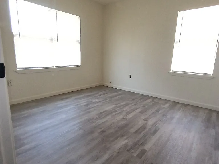 1116 Hazelwood Dr — Photo 11