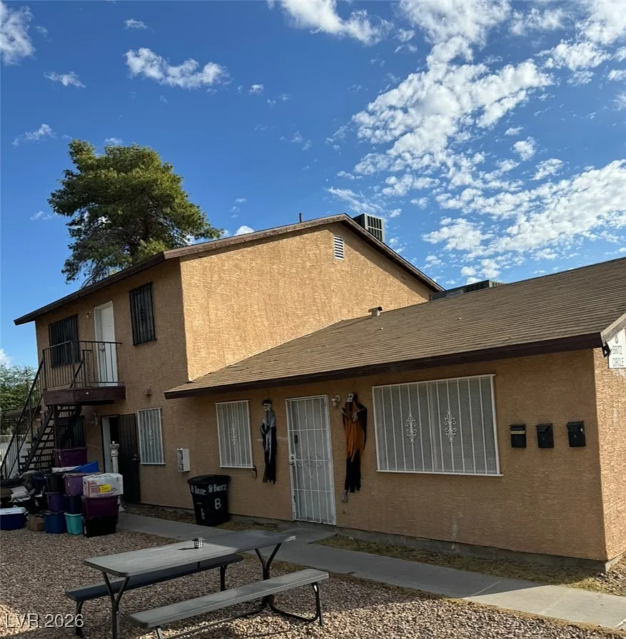 Photo 1 of 1 - 8 Britz Cir #C - North Las Vegas, NV Primary Photo - 8 Britz Cir #C