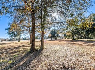 26 County Rd, Foley, AL 36535