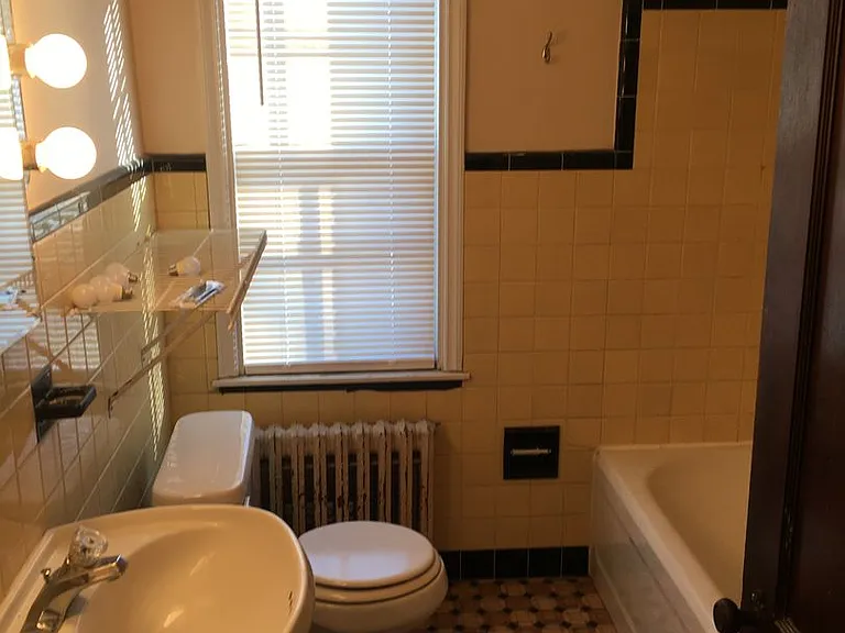 402 Grand Ave — Photo 23