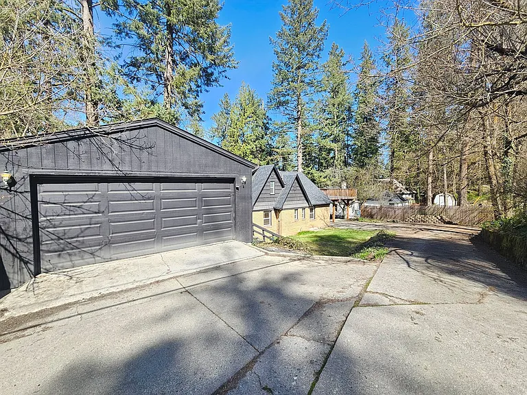 1922 E 18th Ave — Photo 57