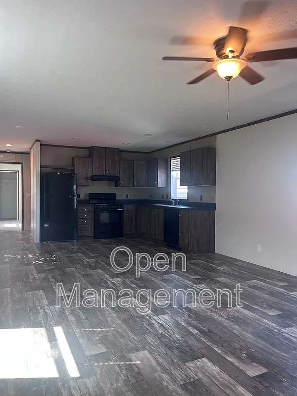 3 bed, 2.0 bath, 1216 sqft, $1,199 — Photo 4