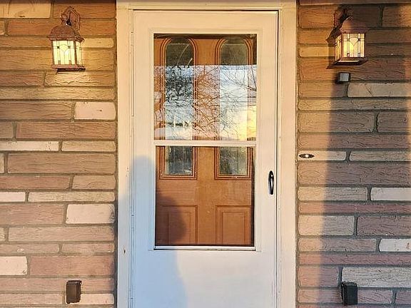 3rd image of 655 Aura Rd