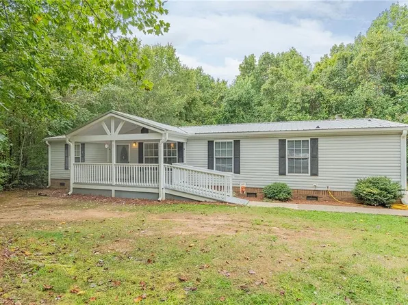 243 Plantation Dr, Lexington, NC 27292