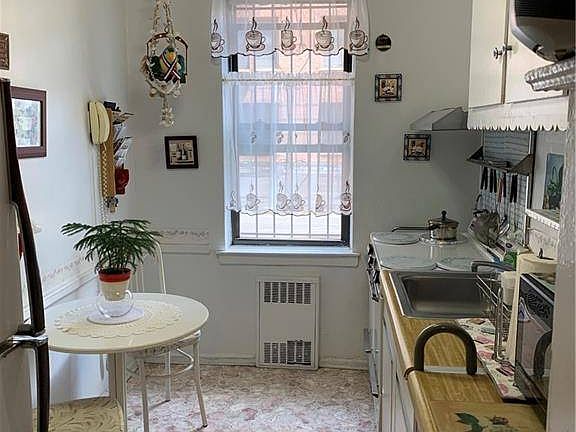 4th image of 2310 Ocean Pkwy APT 6B