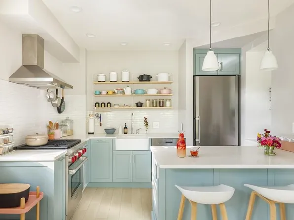 361 Harvard St APT 5, Cambridge, MA 02138