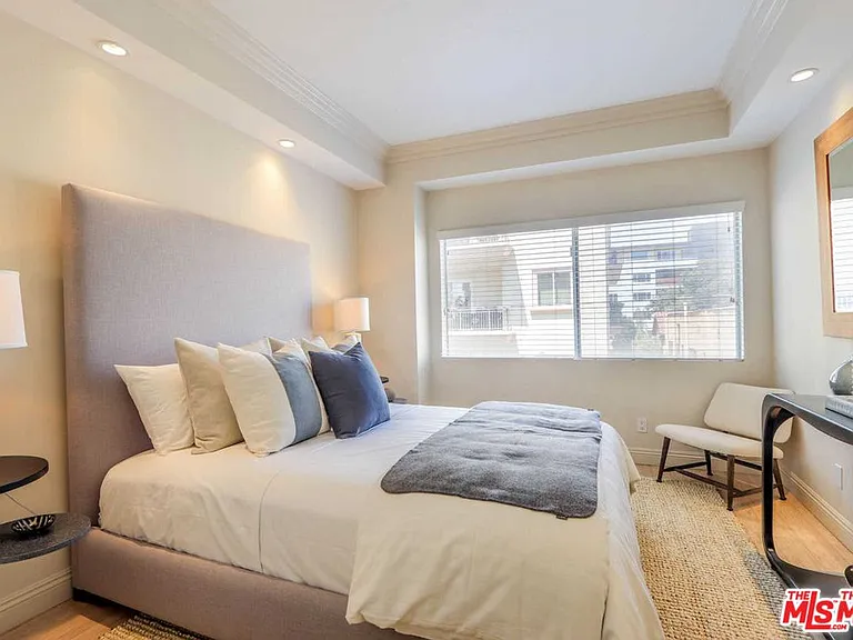 121 S Palm Dr #404 — Photo 23