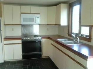 37 Homer St, Newport, RI 02840